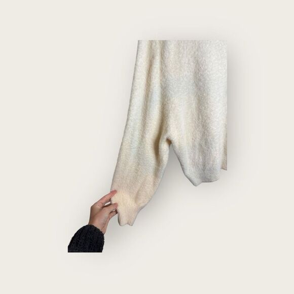 Aerie Flurry Crewneck Sweater in Vintage Vanilla Size Medium - Picture 6 of 8